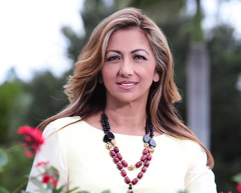 ABURY trifft Soraya Cedeno: Die Designerin der Tagua-Armbänder