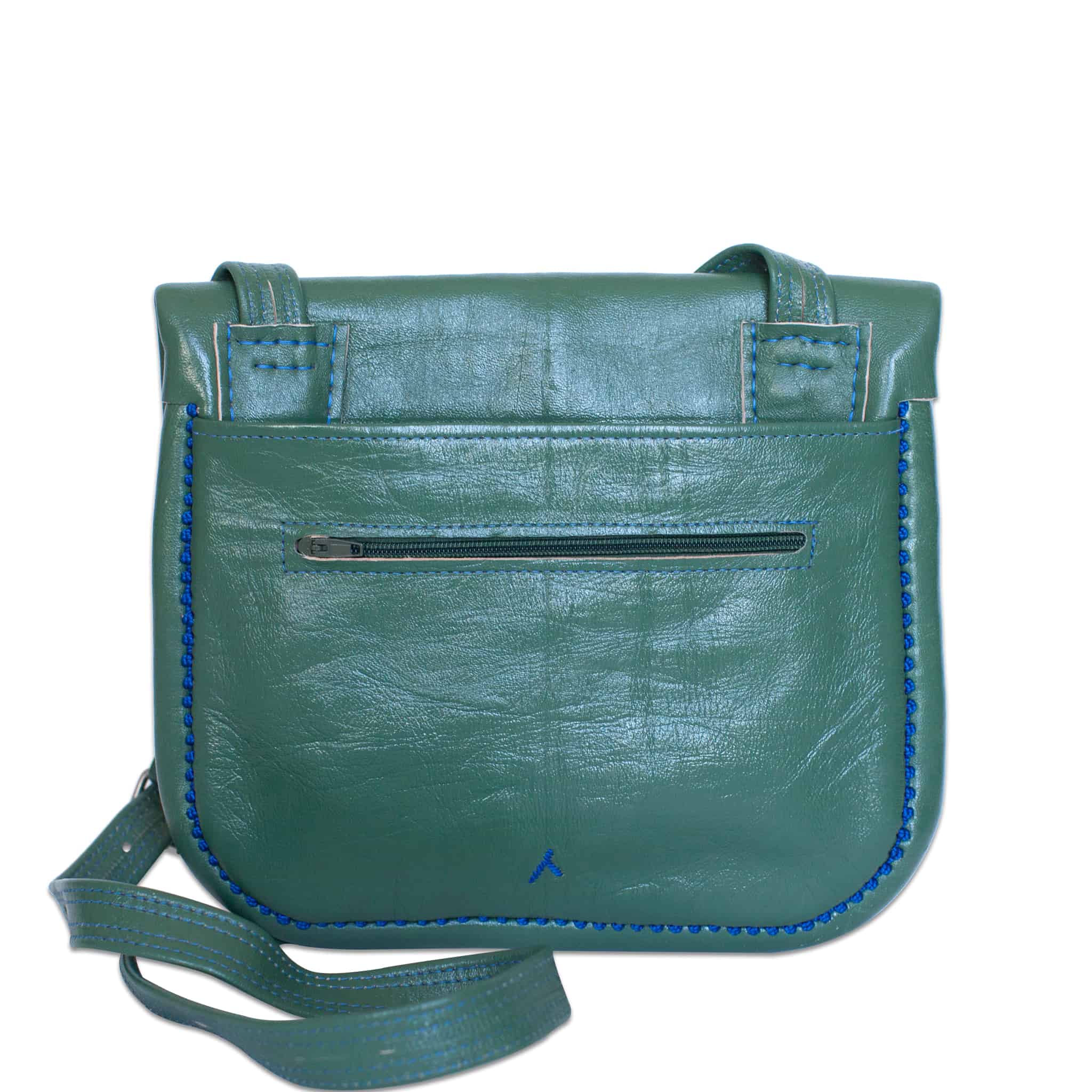 Rückseite der grünen, bestickten Mini-Berber Umhängetasche aus Leder #farbe_gruen