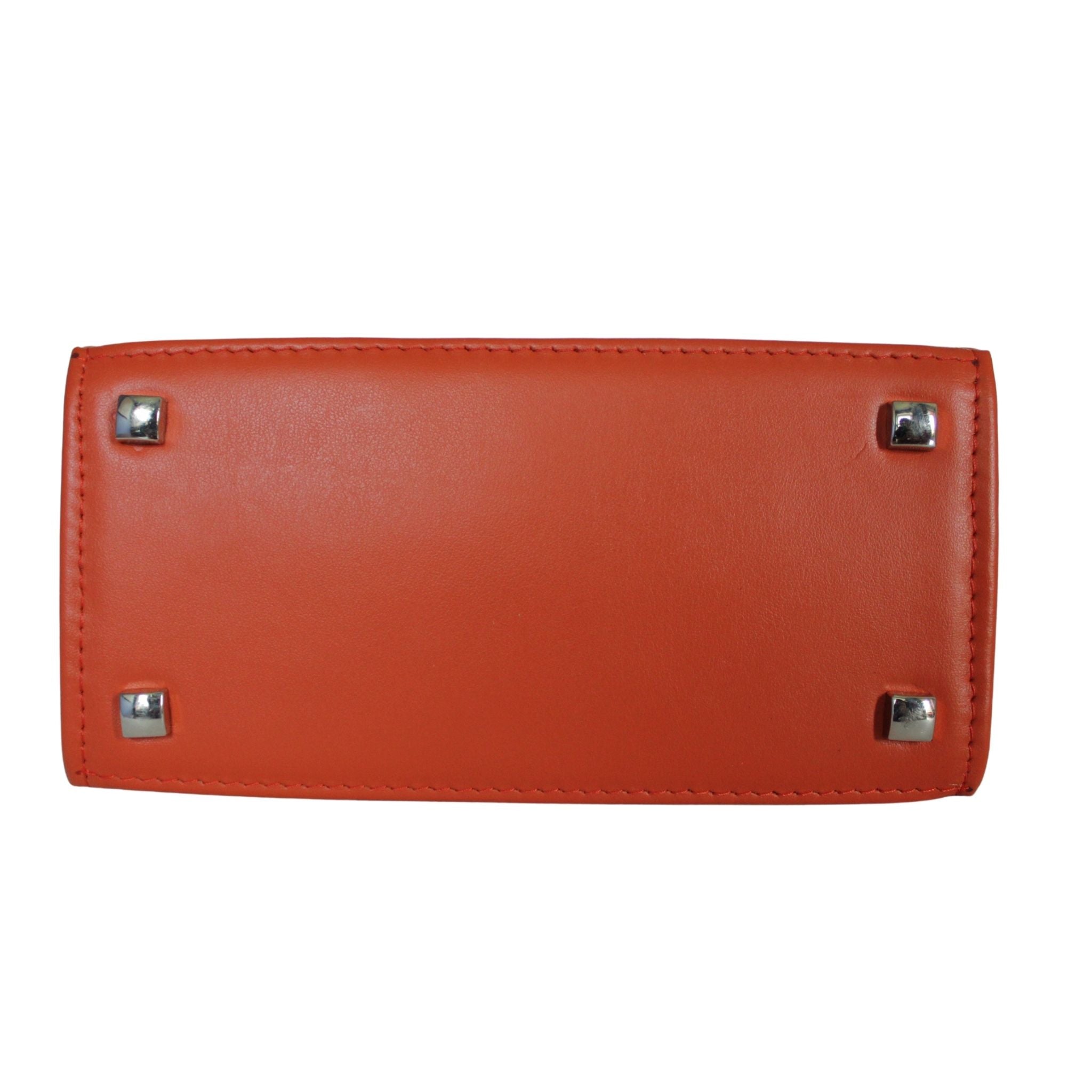 Boden der orangenfarbigen ABURY City Tasche