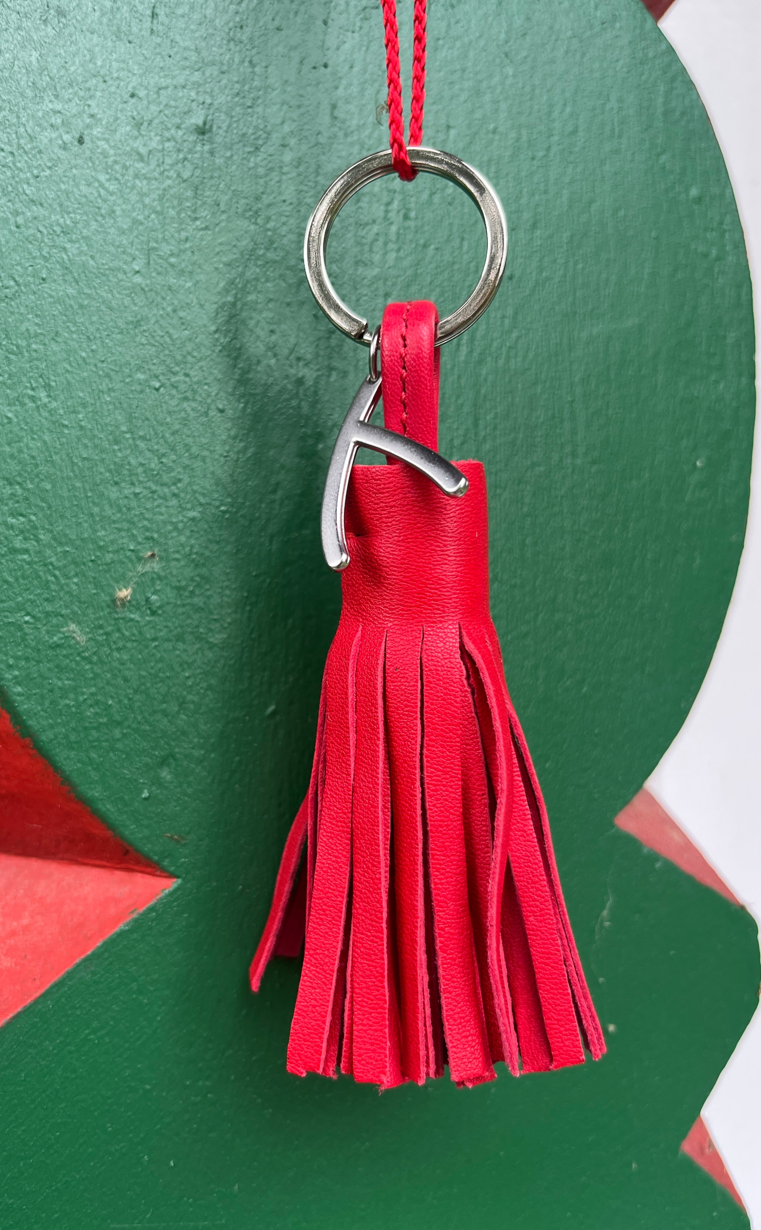 Pompom Schlüsselanhänger aus Leder mit Logo
