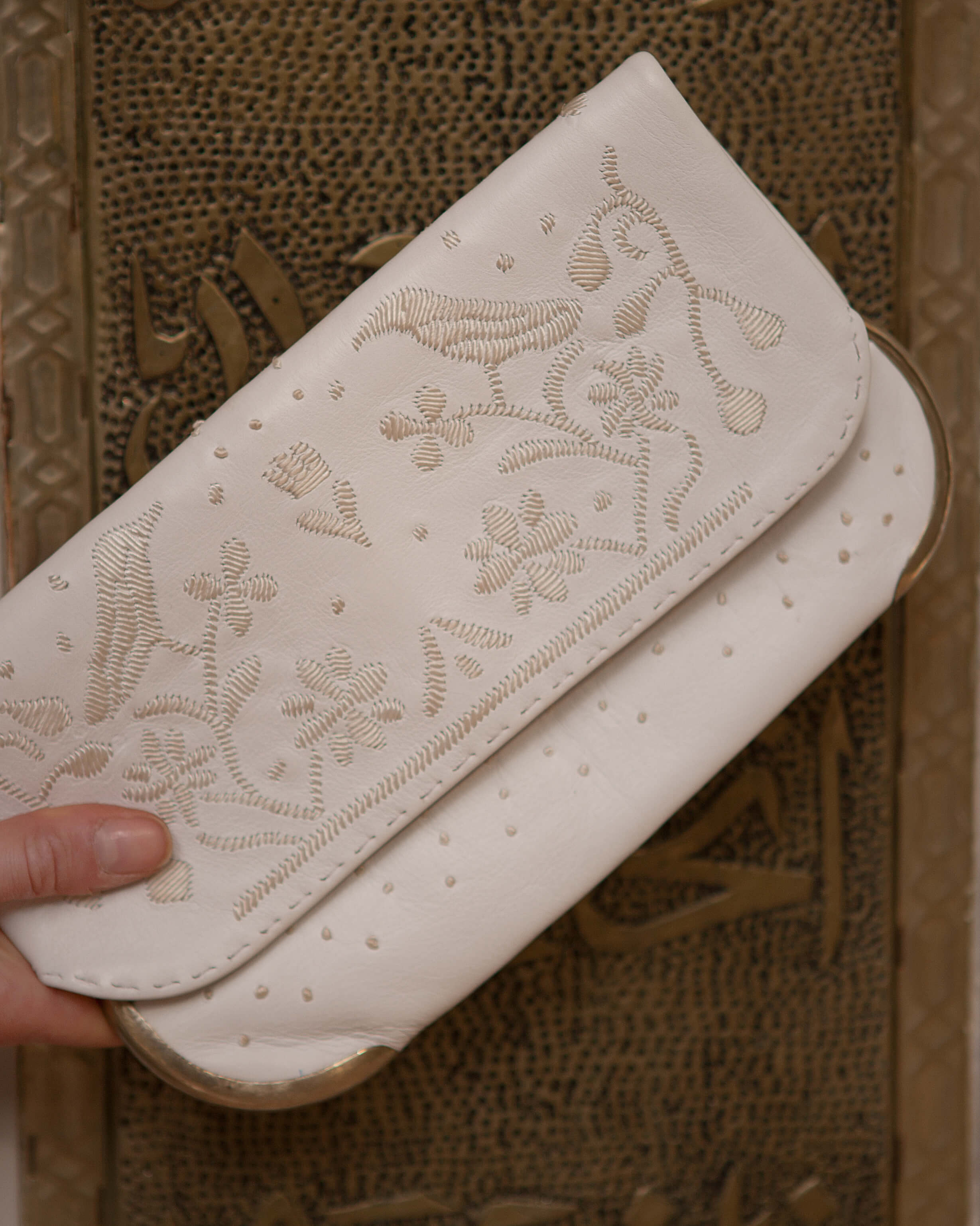 Bestickte Lovebirds Clutch