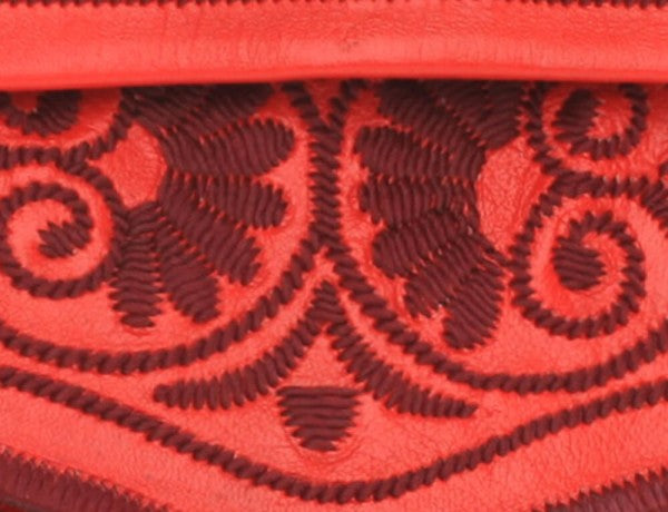 Die ABURY Berber Tasche im Fokus: Ein Meisterwerk aus Tradition und Leidenschaft