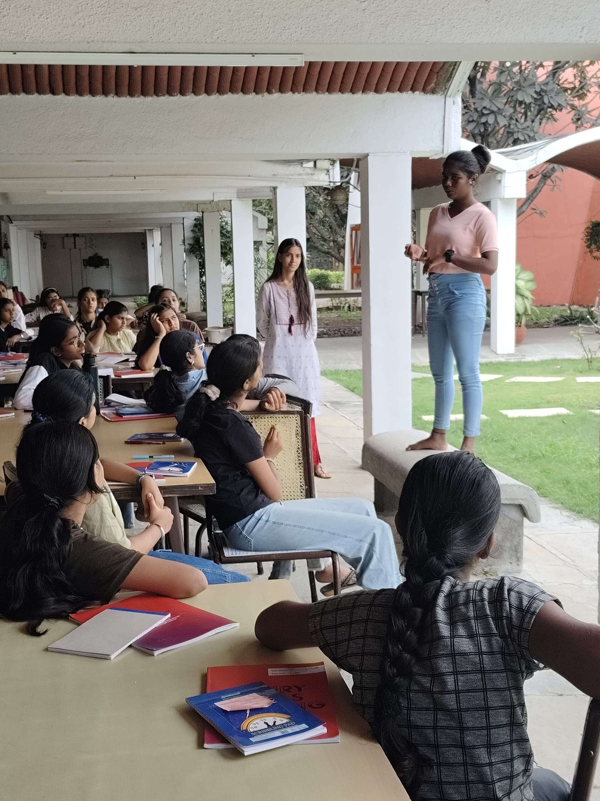 Vollstipendium - ABURY Girls Gearing Up Academy India