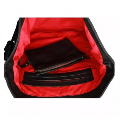 Detailaufnahme der Innenseite des schwarzen Shoppers. #farbe_schwarz