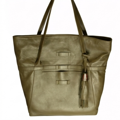 Vorderseite der Innenseite des khakifarbenen Shoppers. #farbe_khaki