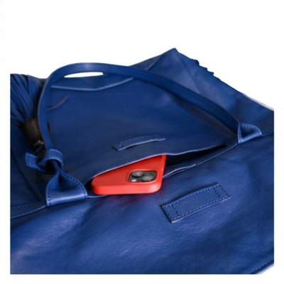 Detailaufnahme des blauen Shoppers. #farbe_blau