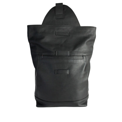 Vorderseite des schwarzen ABURY-Rucksacks 