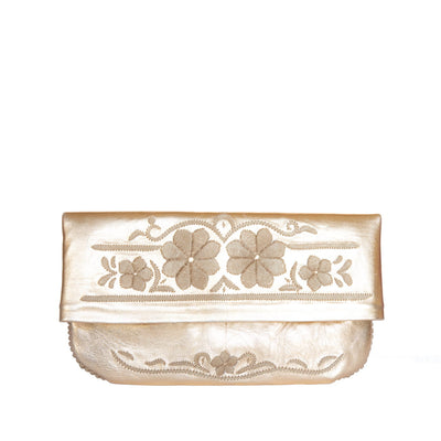 Vorderseite der goldenen ABURY Flower Power Clutch mit handgestickten Blumenmotiven