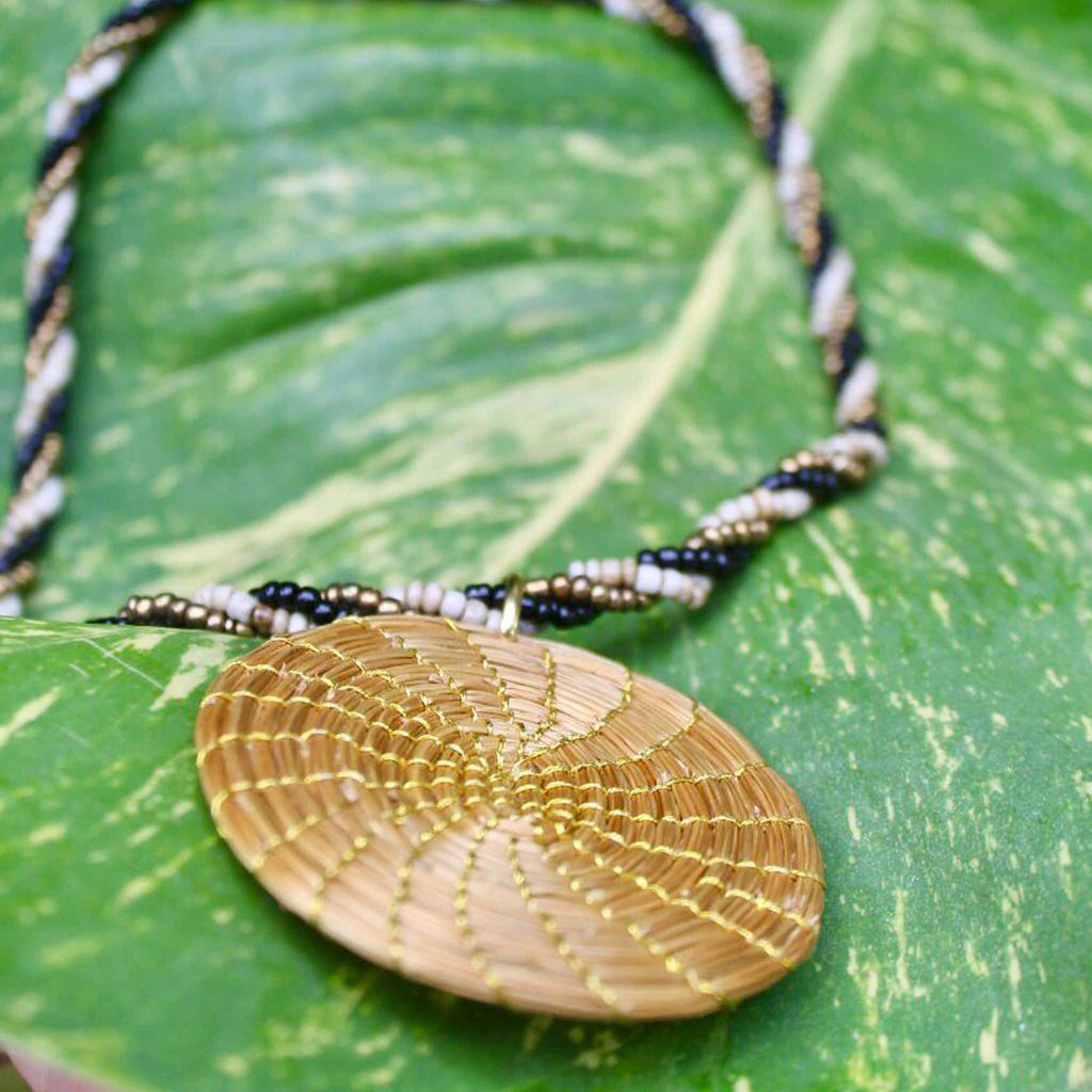 Mesclado golden grass and miçangas necklace by she is from the jungle