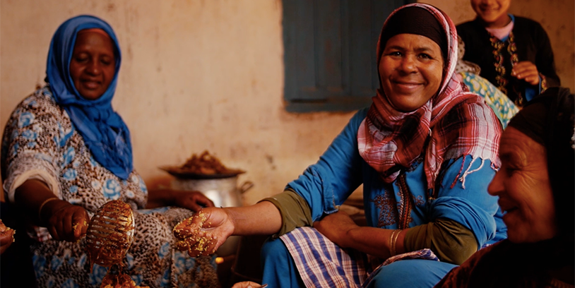 moroccan women cooking couscous